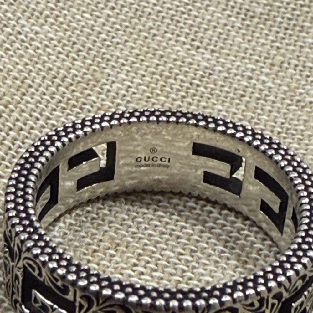 Gucci Square GG Silver Rings - Picture 5 of 9